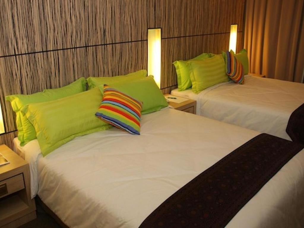Grand Medallion Hotel Kuching Exterior photo