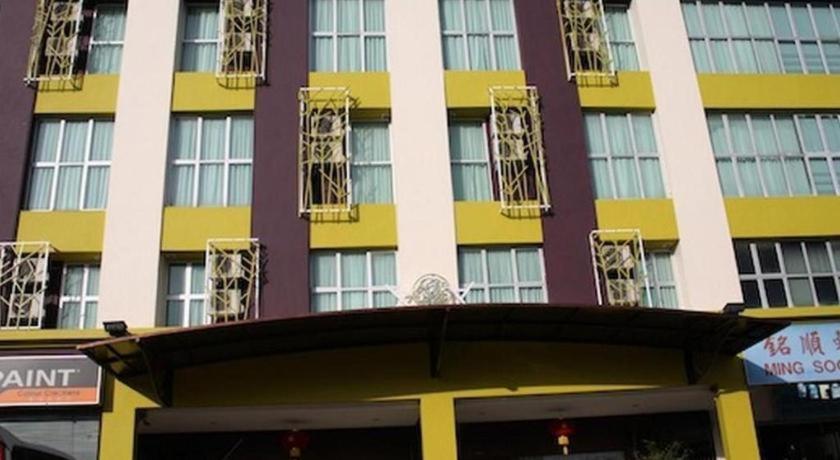 Grand Medallion Hotel Kuching Exterior photo